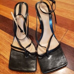 Authentic Bottega Veneta stretch sandals